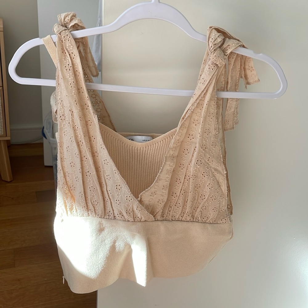 Beige Zara top cute with high waisted denim